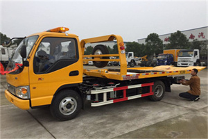 龙潭湖哪里有拖车服务